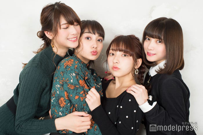 (左から)アンジェラ芽衣、黒木ひかり、十味、桃月なしこ (C)モデルプレス