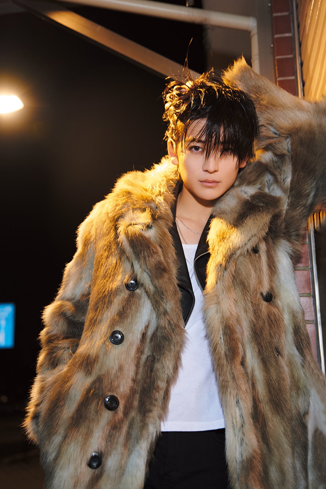 高橋文哉「anan」初登場　大人な眼差しで魅了　