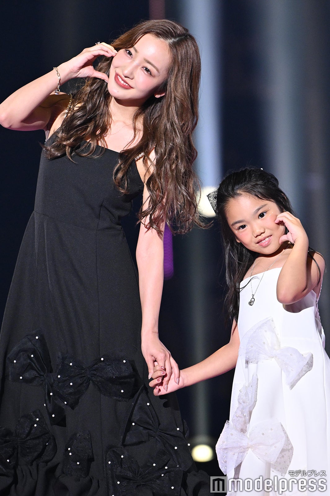 板野友美、望蘭（C）モデルプレス