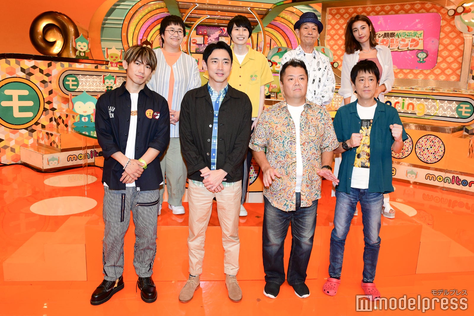 （前列左から）NAOTO、小泉孝太郎、小杉竜一、吉田敬（後列左から）近藤春菜、箕輪はるか、笹野高史、木下優樹菜（C）モデルプレス