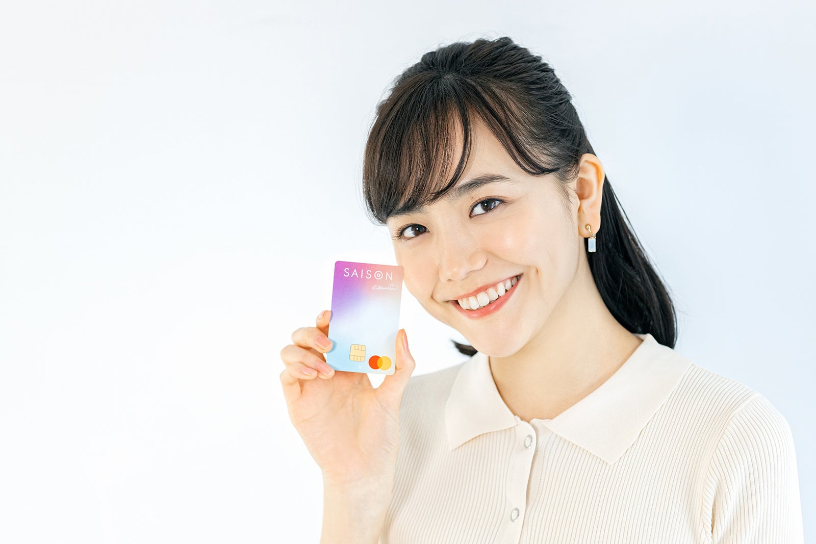 松井愛莉、自然体な姿でトレンドに敏感な若者たちのアイコンに