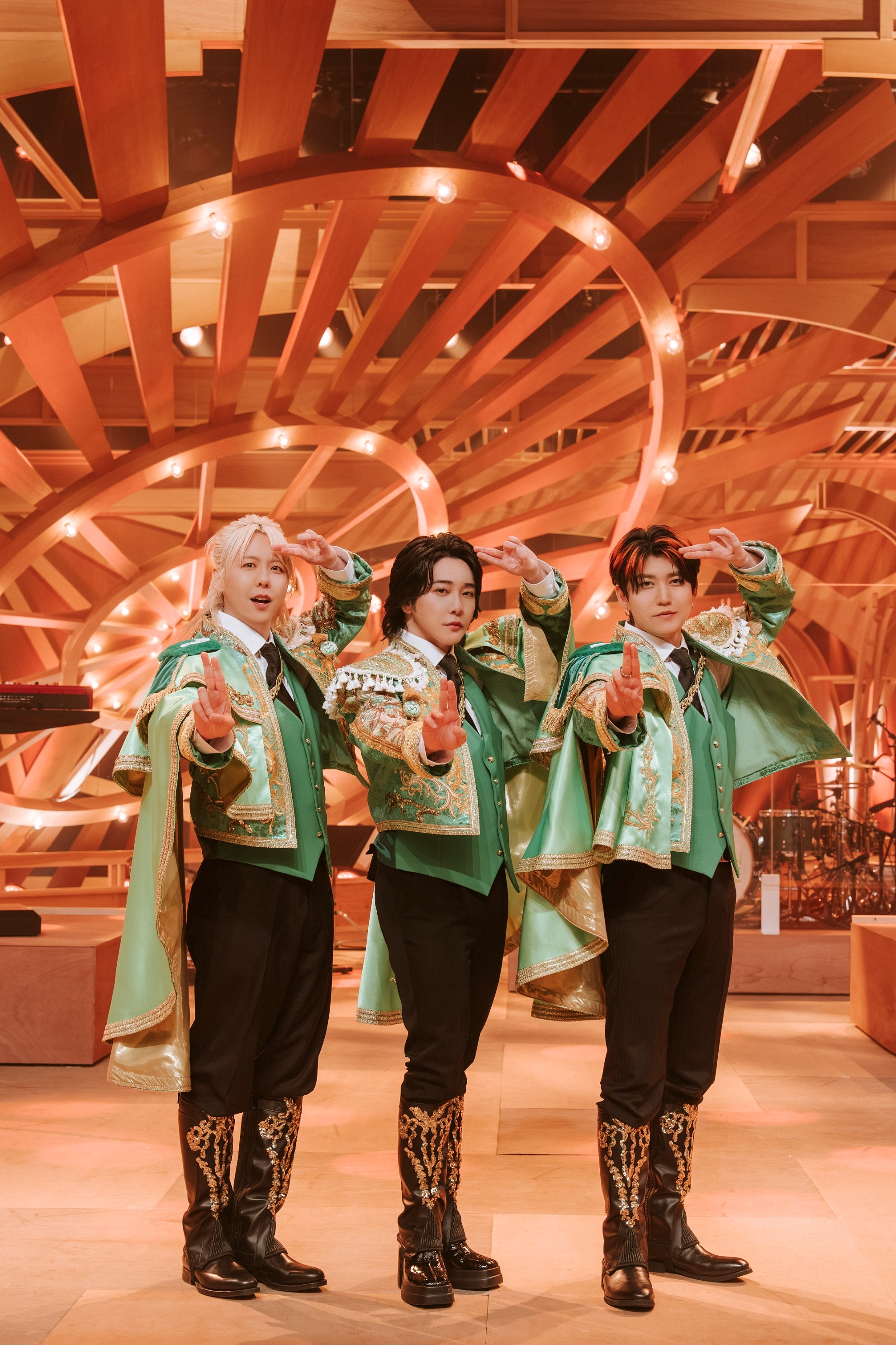 Mrs. GREEN APPLE（C）TBS