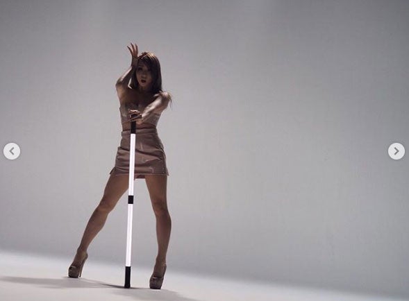 倖田來未、SEXYミニスカで引き締まった美脚全開 「見惚れる」「かっこいい」と絶賛の声