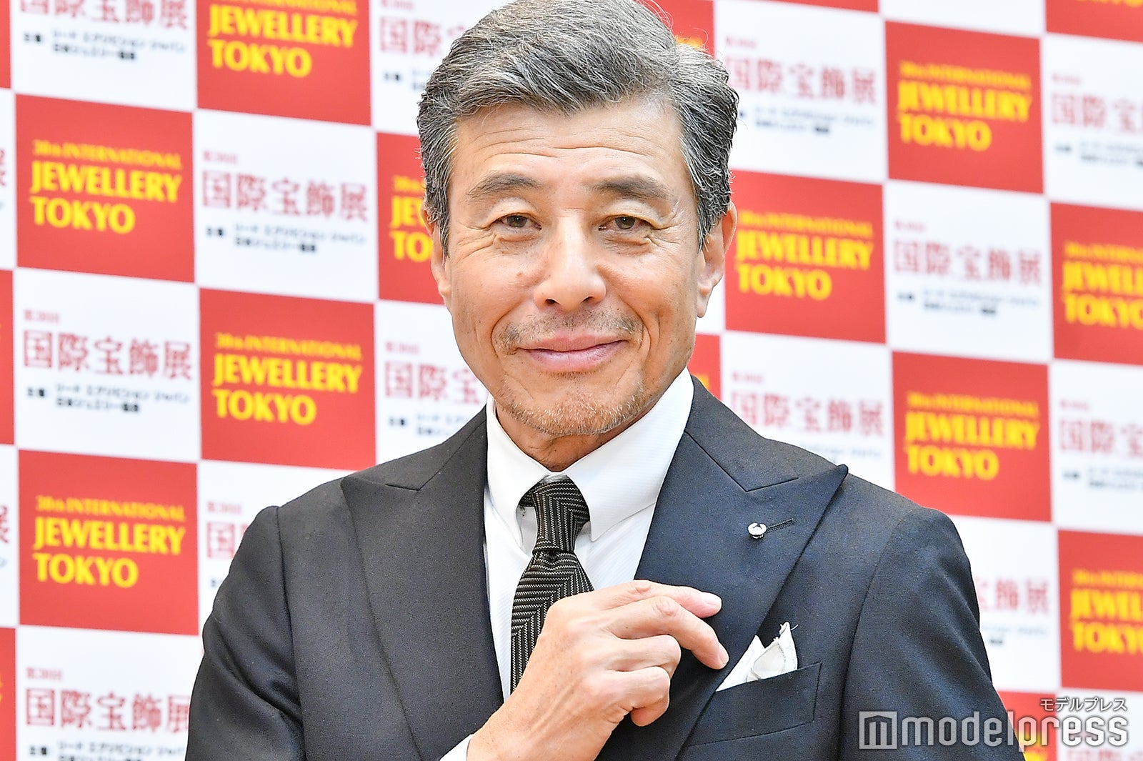 舘ひろし同型モデルネクタイ 2025年最新】舘ひろし ネクタイの人気アイテム - メルカリ