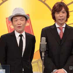 「同窓会名簿」で漫才を披露するティーアップ(C)NHK