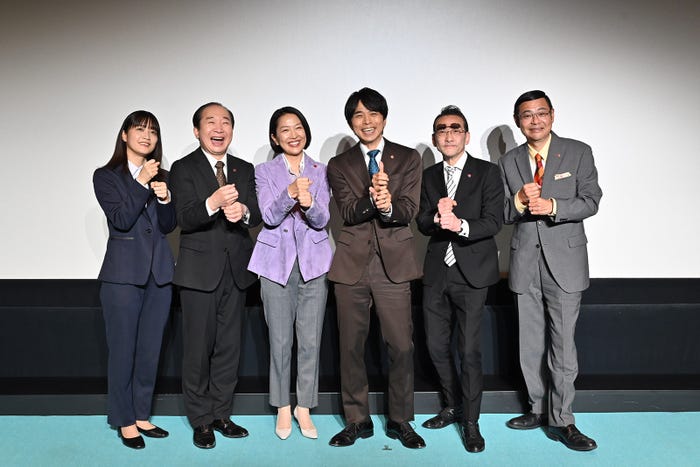 (左から)深川麻衣、中村梅雀、羽田美智子、井ノ原快彦、吹越満、田口浩正 (C)テレビ朝日