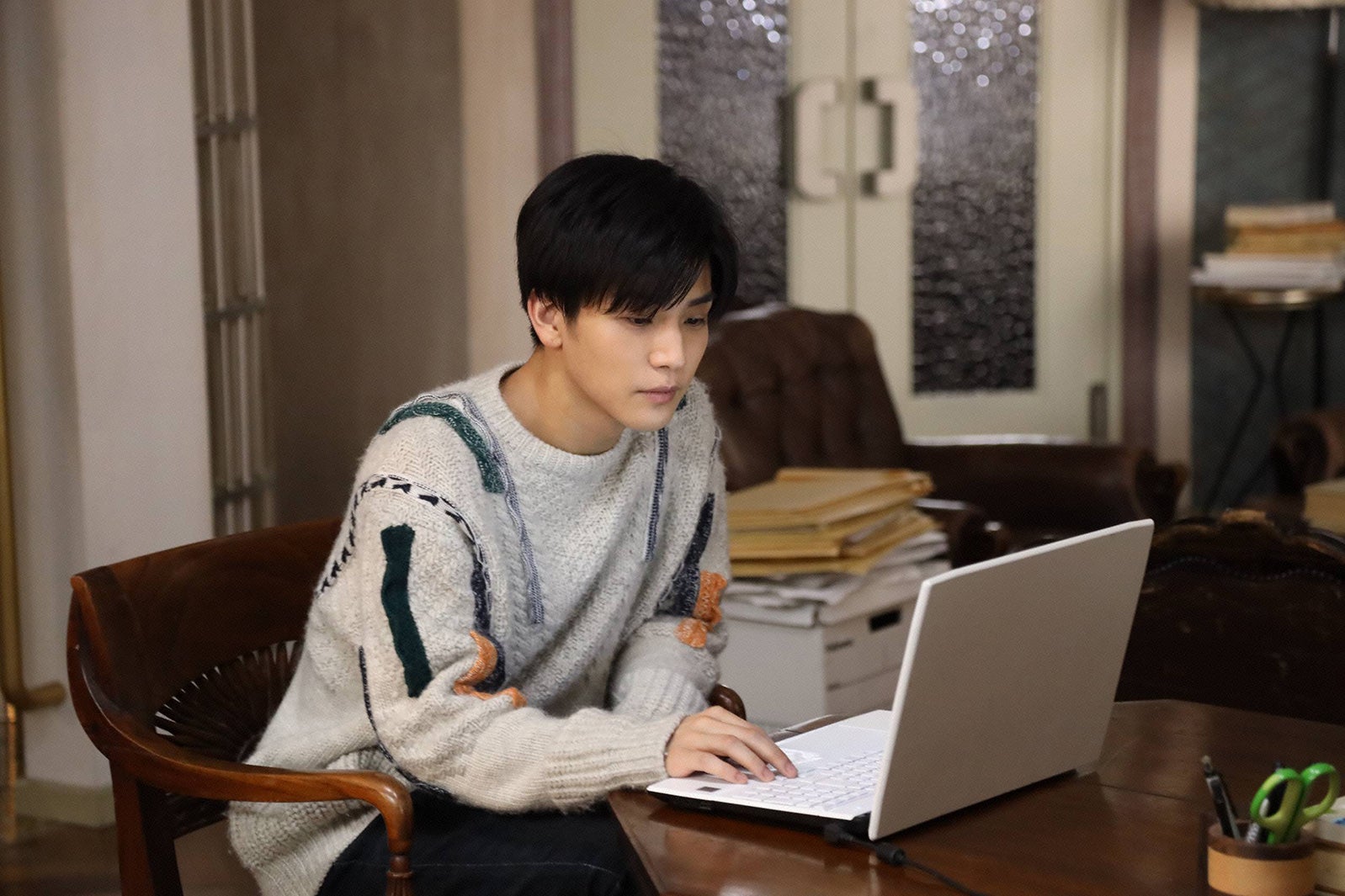 岩田剛典／「シャーロック」第6話より（C）フジテレビ