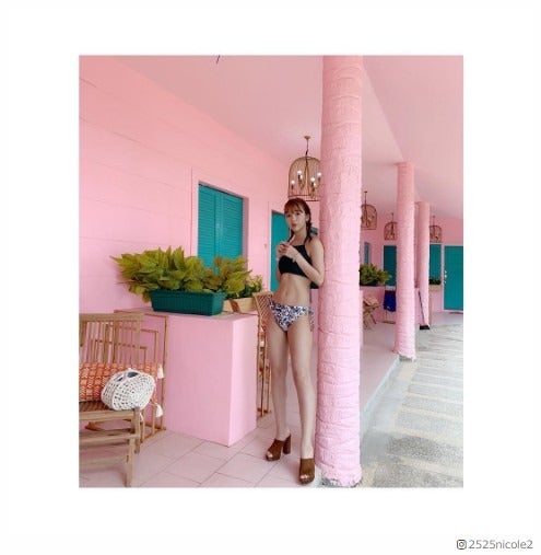 藤田ニコル、美脚あらわなSEXY水着ショットに「完璧なスタイル」絶賛の声続出