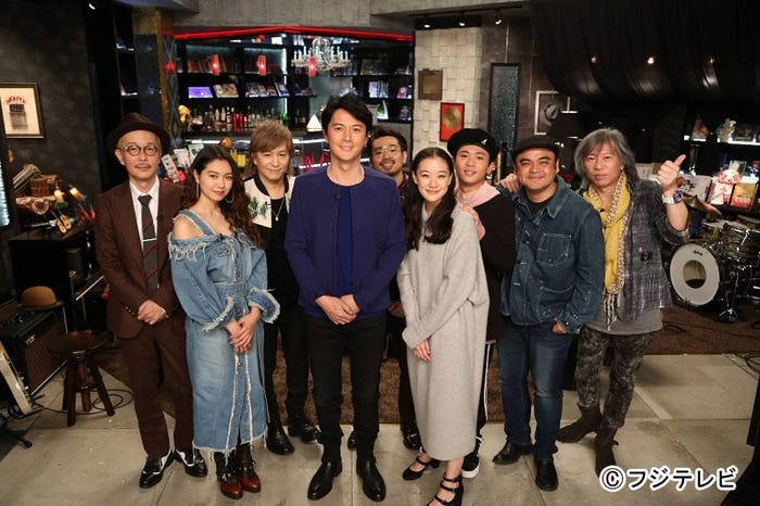 (前列左から)二階堂ふみ、福山雅治、蒼井優(後列左から)リリー・フランキー、小室哲哉、ハマ・オカモト、オカモトレイジ、比嘉栄昇、三沢またろう