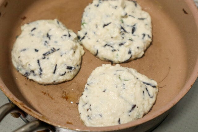 ひじきとねぎの豆腐おやき　レシピ　生地を焼く