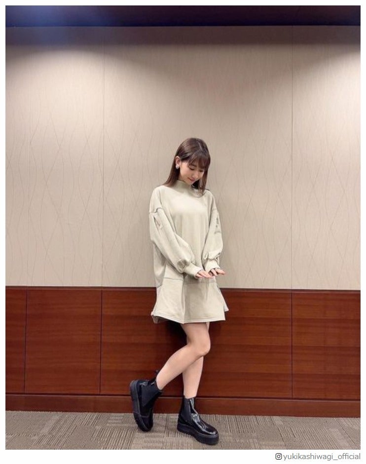 AKB48柏木由紀、美脚ショット公開「寒いのに珍しく脚出しちゃいました」