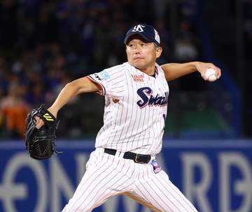 ヤクルト・石川が引退登板で涙 三振締めで有終の美 同僚の山田も涙が止まらず