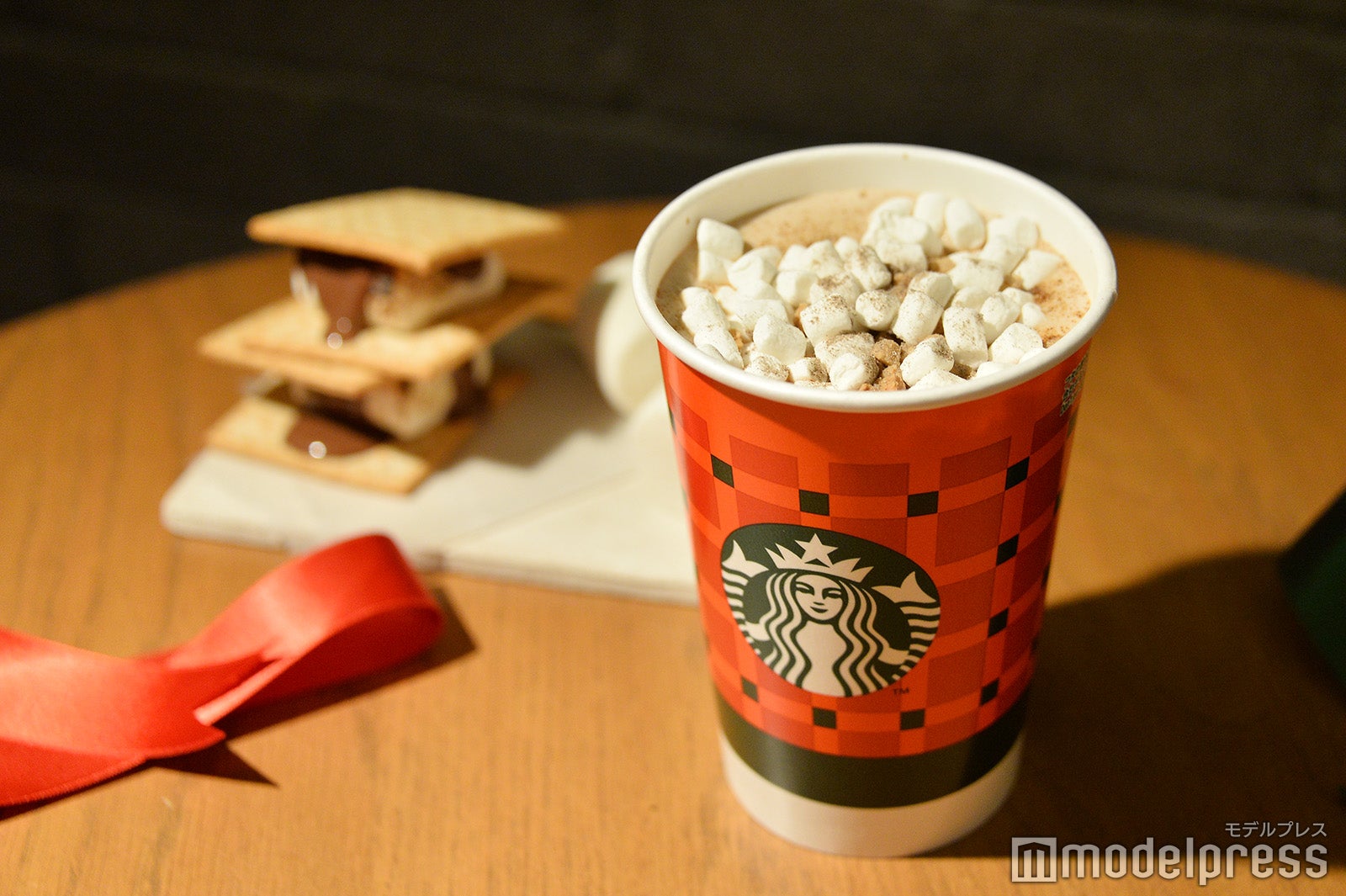 スモア チョコレート ラテ（C）モデルプレス