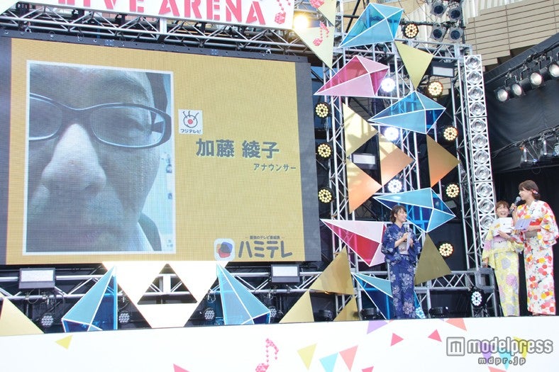 それぞれ“はみ出し写真”を公開