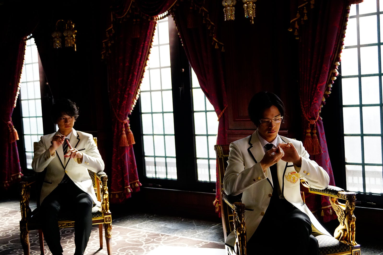 飯島寛騎、塩野瑛久（C）「PRINCE OF LEGEND」製作委員会（C） HI-AX All Rights Reserved.