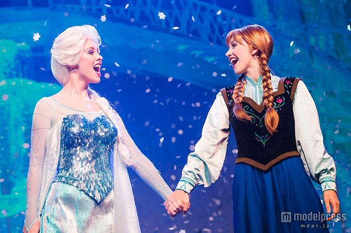 ディズニー・ハリウッド・スタジオ、ショー「生まれてはじめて:フローズン・シング・アロング・セレブレーション」
