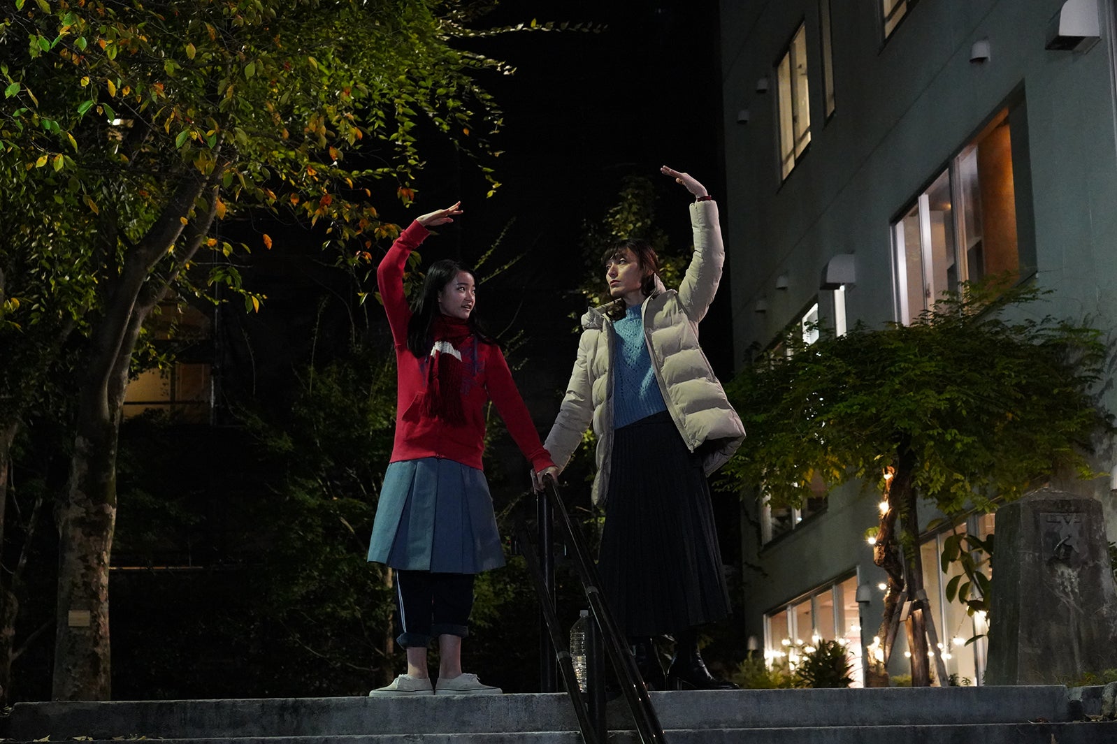 服部樹咲、草なぎ剛／映画『ミッドナイトスワン』 （C）2020 Midnight Swan Film Partners