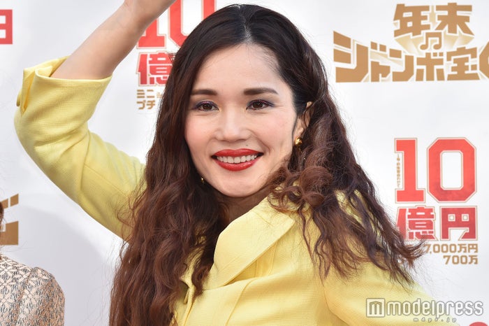 平野ノラ、浴衣姿で娘を抱っこ 密着ショットに「素敵な親子」「可愛い」の声