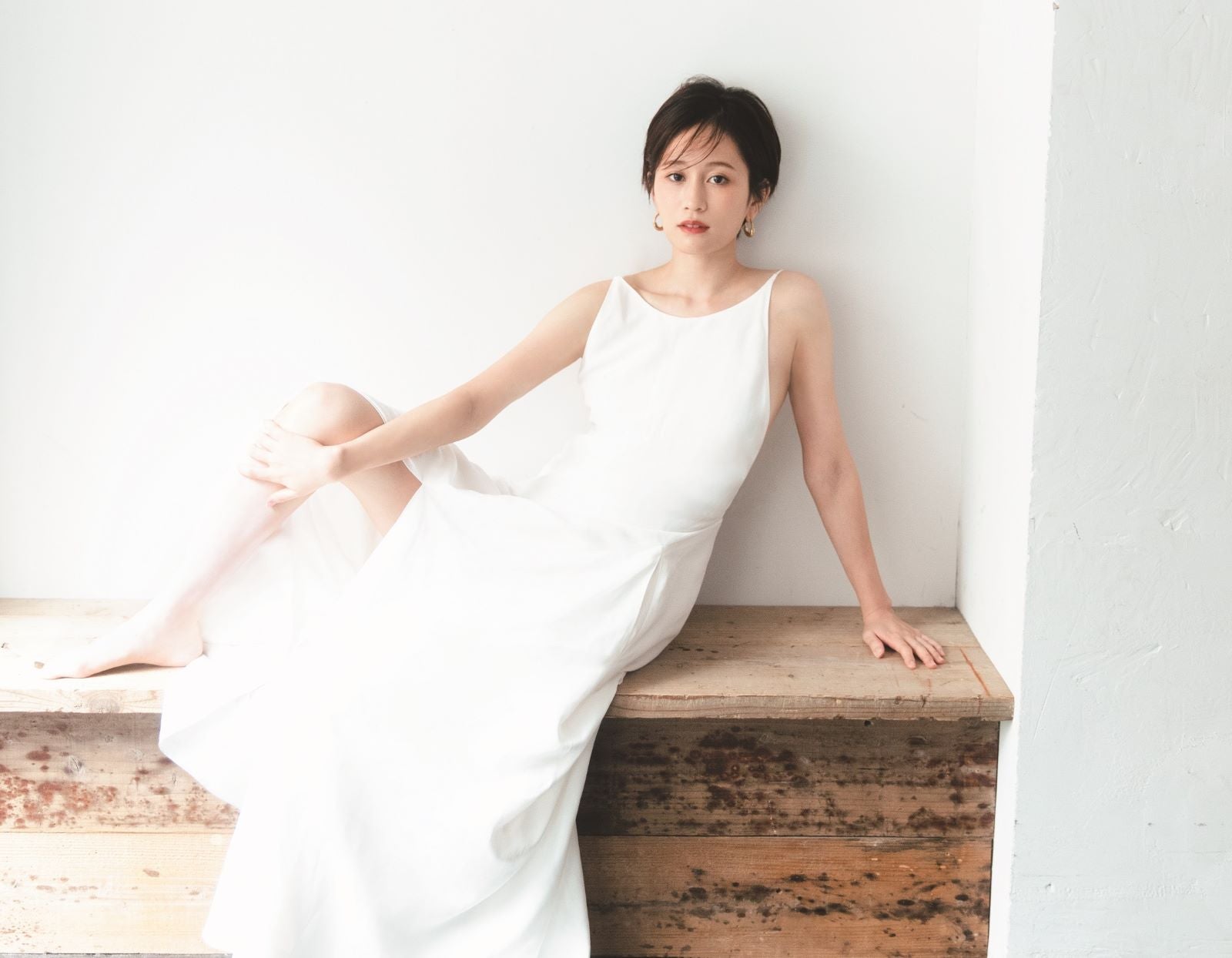 前田敦子「明け方の空」（C）宝島社