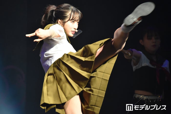 Akb48小栗有以 華麗な回し蹴り再び 行天優莉奈がsexyな先生に マジムリ学園蕾 Rai モデルプレス