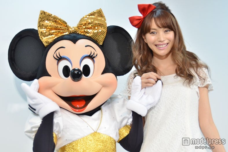 ミニーマウス＆蛯原友里の可愛すぎる2ショットが実現