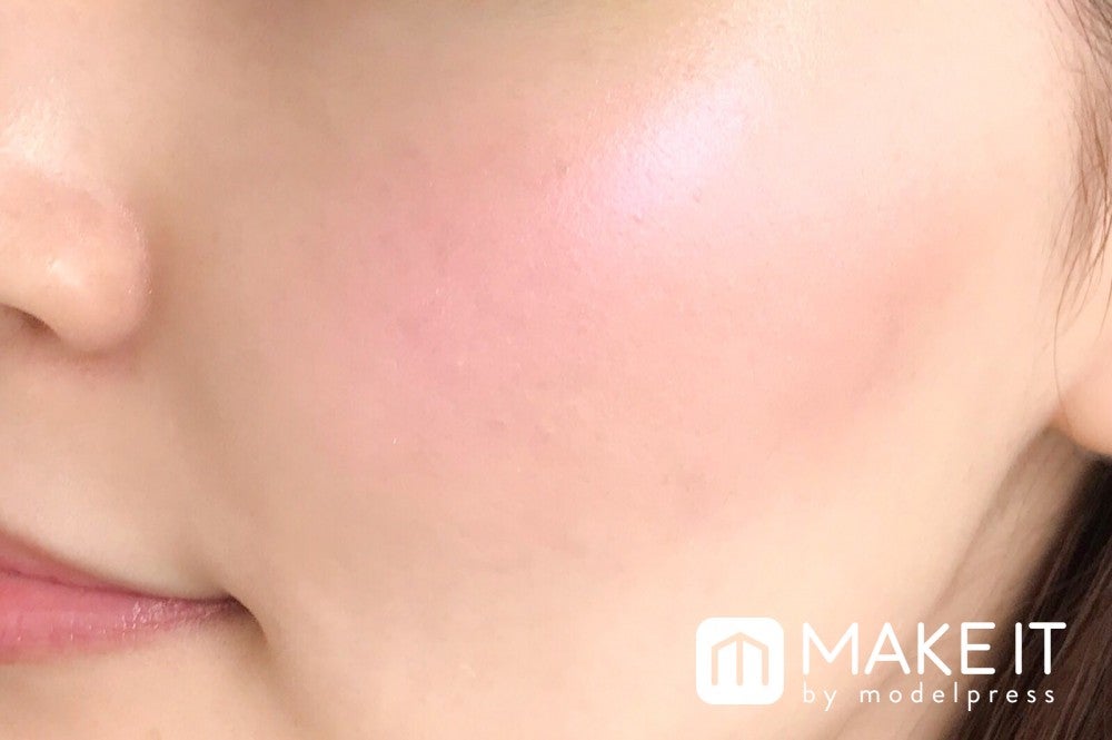 LUNASOL／カラーリンググレイズ／01 Pink Flow 使用 (C)メイクイット