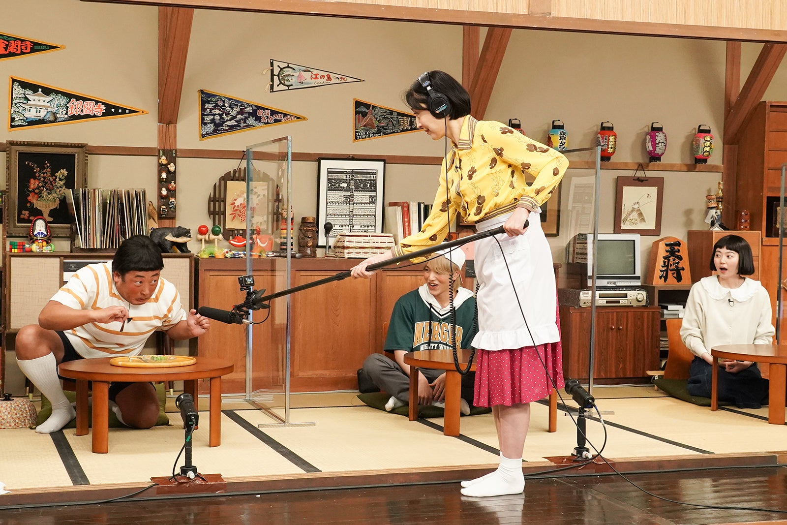 秋山竜次、大平祥生、草刈民代、安本彩花（C）日本テレビ