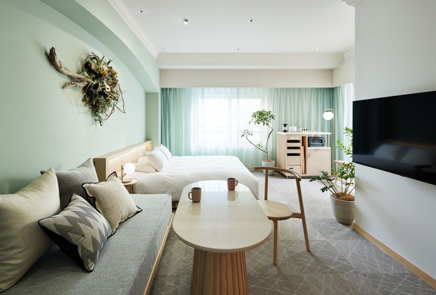 「ホテルヒソカ」池袋の個室サウナ付ホテル、お洒落カラーにときめくデザイン空間