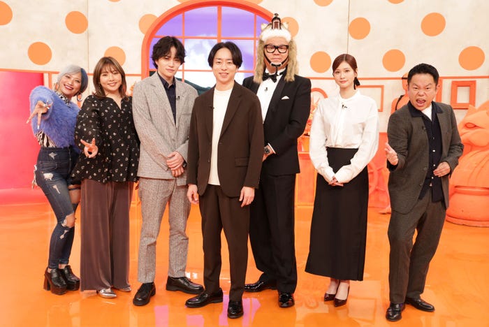 信子、野呂佳代、菊池風磨、櫻井翔、長谷川忍、生見愛瑠、津田篤宏(C)フジテレビ