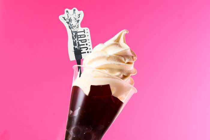 「タピオカサンデー―ソルティチーズミルク」/画像提供:ドロキア・オラシイタ