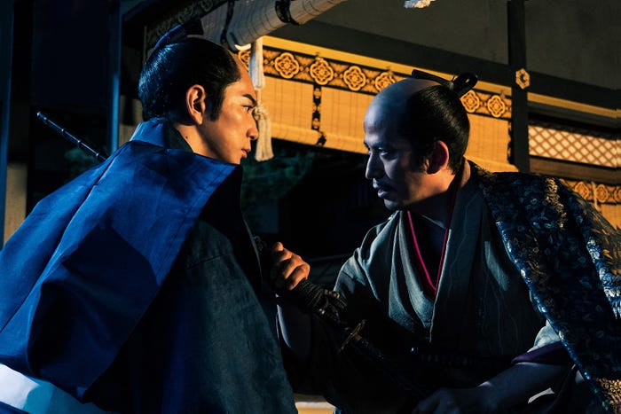 松本潤、岡田准一(C)NHK