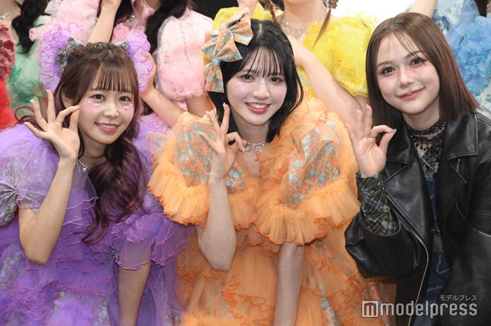 仲川瑠夏、鎮西寿々歌、村重杏奈(C)モデルプレス