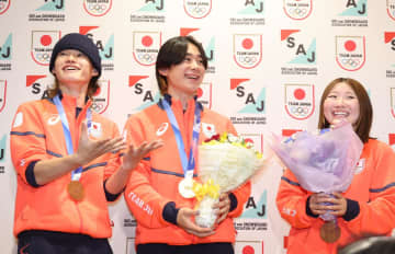 ハーフパイプ銅の小野光希が笑顔の帰国「ラーメン食べたい」恩返し行脚に意欲「メダルを手に取って見ていただきたい」