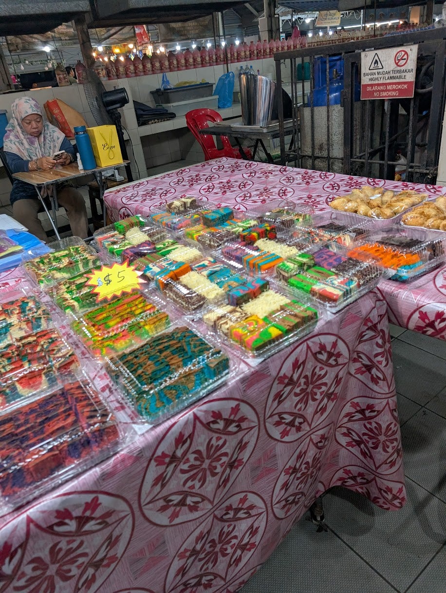 ガドン地区のナイトマーケット