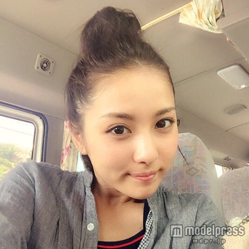 石川恋／撮影オフショット（画像：所属事務所提供）