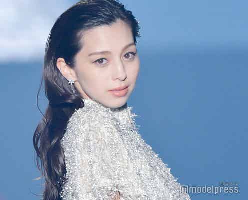 中条あやみ、上品ルックで圧巻オーラ プリンセスのようなウォーキング<TGC しずおか 2024>