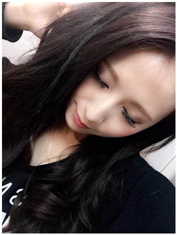 画像1 2 ねもやよ ダークヘアに大胆イメチェン 大人の女 色っぽい モデルプレス