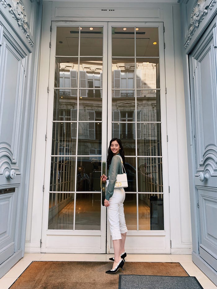 新木優子プライベートショット/アトリエに初めて向かう(提供画像)