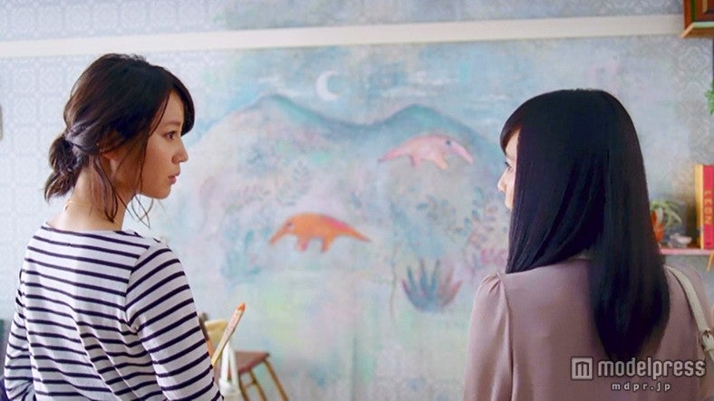 左より：堀北真希、生越千晴／新CM「続ドラマ・カスタマイズ」篇