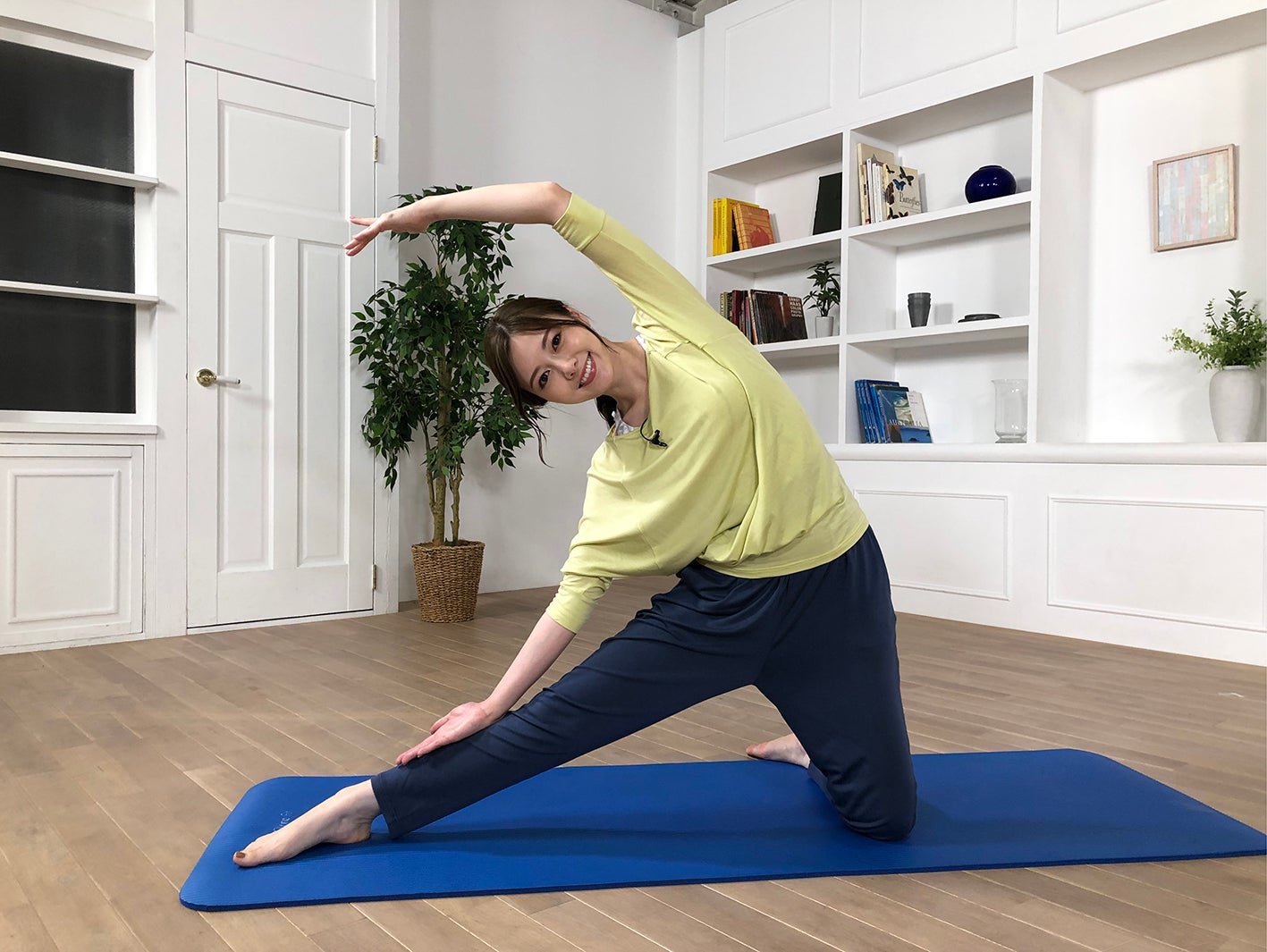 白石麻衣、体の悩みを「夜ヨガ」で改善