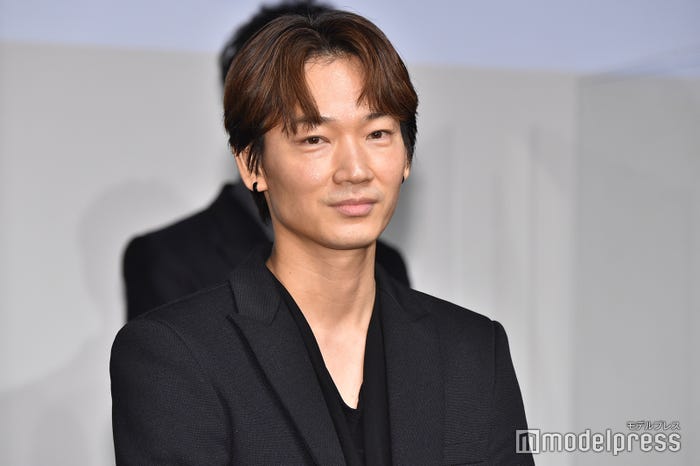 綾野剛 (C)モデルプレス