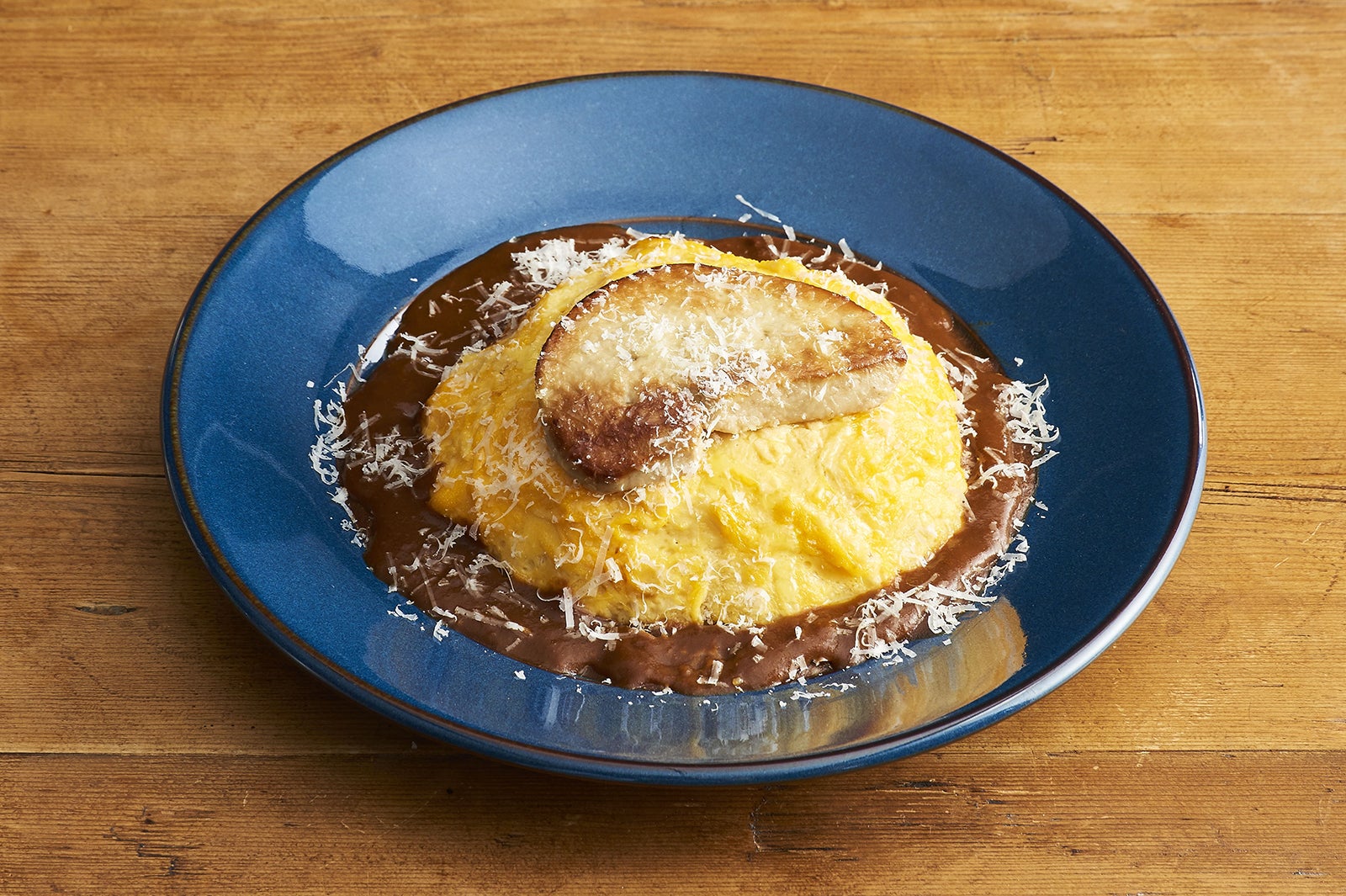 フォアグラのせオムライス／画像提供：アダストリア