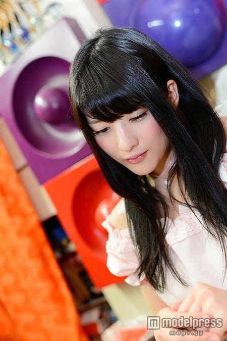 インタビューに応じた神谷えりな