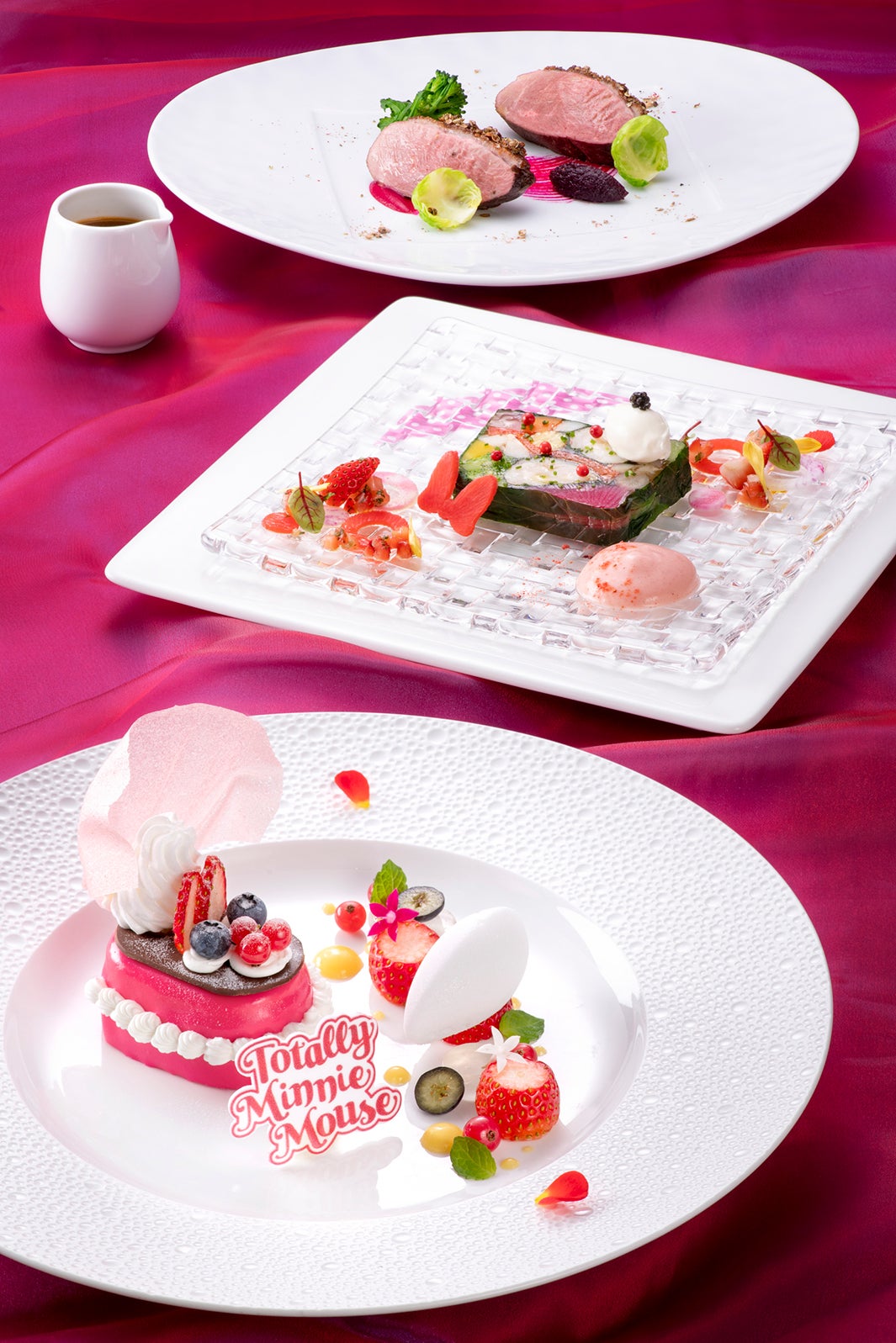 ディズニーアンバサダーホテル「エンパイア・グリル」エンパイア・グリル・ディナー（C）Disney