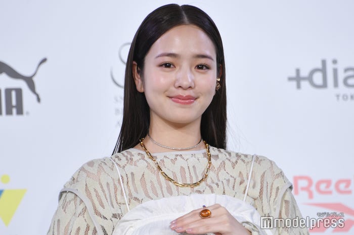 横田真悠 (C)モデルプレス