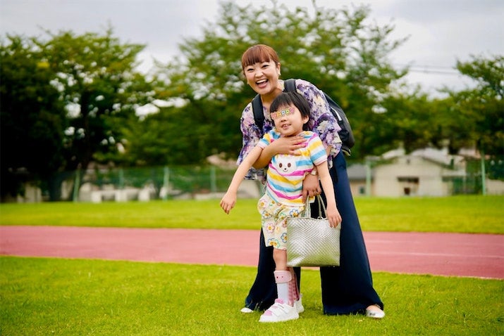 柳原可奈子、長女の新学期スタートを報告 笑顔の親子2ショットに「大きくなりましたね」