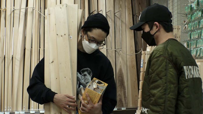 ホームセンターに買い出しに行く堀夏喜&澤本夏輝/「The Usual Night いつもの夜」第4話より(C)ABCテレビ