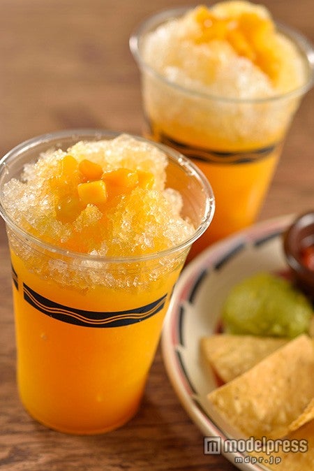 フローズンマンゴーカクテル￥680／TDS（C）Disney