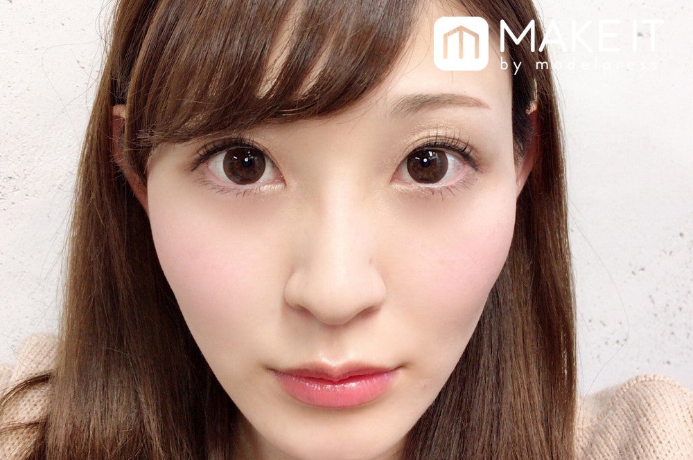 M・A・C／エクストラ ディメンション ブラッシュ／イントゥ ザ ピンク 使用 (C)メイクイット