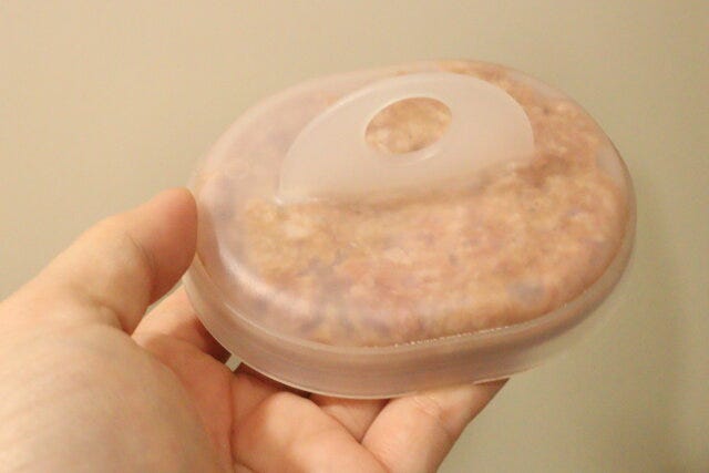 セリアのハンバーグメーカーでハンバーグを成形する